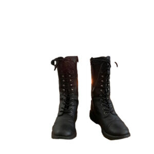 Madden Girl Combat Boots, Size 8.5M, Black.